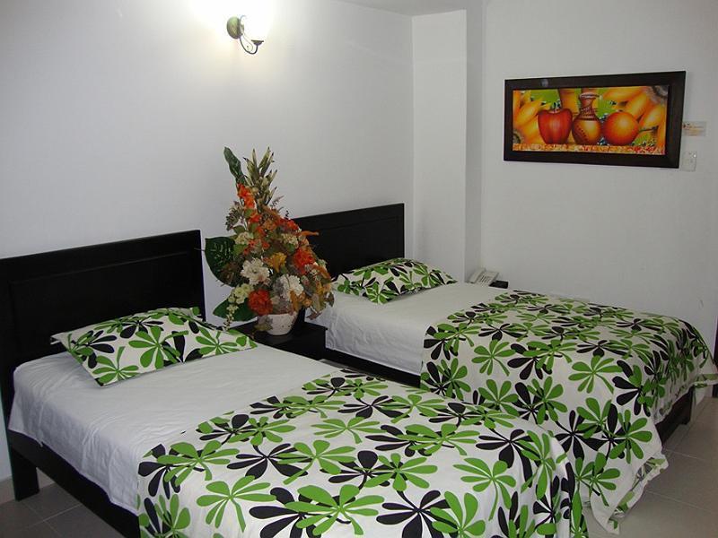 Hotel La Media Naranja Monteria Exterior photo